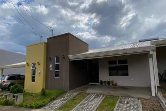 Hermosa casa a la venta en Condominio de San Rafael, Heredia. #21-65