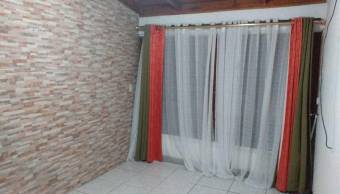 Venta de Casa en Tibás, Dos niveles. 21-322a