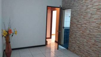 Venta de Casa en Tibás, Dos niveles. 21-322a