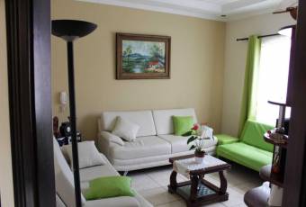 Venta de Casa en Heredia. 21-395a