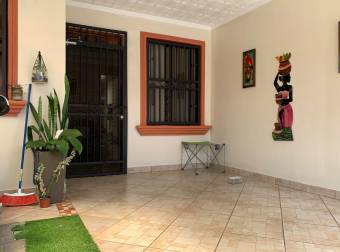 Venta de Casa en Desamparados. 21-133a