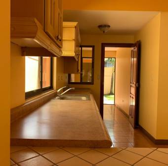 Venta de Casa en Heredia. 20-438a