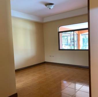 Venta de Casa en Heredia. 20-438a