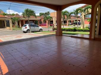 Venta de Casa en Heredia. 20-438a