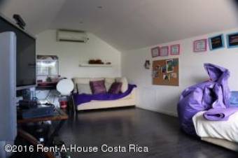 RAH OFC  #20-993 casa en venta en Escazu 