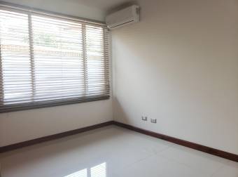 Venta de Casa en Escazú Centro.20-1037a