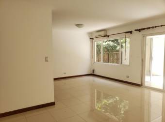 Venta de Casa en Escazú Centro.20-1037a