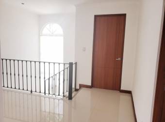 Venta de Casa en Escazú Centro.20-1037a