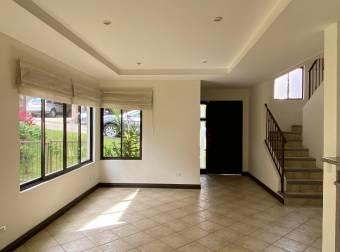 Venta de Casa en Escazú. 21-271a