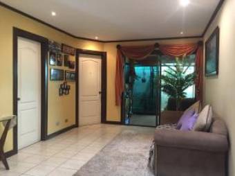 RAH OFC  #21-66 casa en venta en Escazu