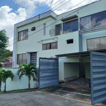 Alquiler de Casa en Brasil de Santa Ana. 21-222a