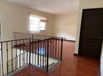 Venta de Casa en San Rafael de Escazú. 21-271a