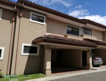 Venta de Casa en Lindora, Santa Ana. 20-1114a