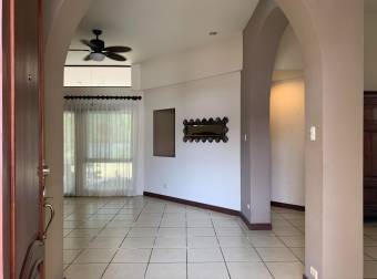 Venta de Casa en Alajuela Centro. 20-1756a