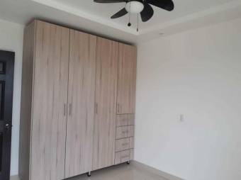 se alquila espacioso apartamento en Pozos de Santa Ana 21-451