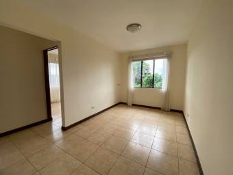 se  bonita casa sin vecinos en condomino con patio grande en San francisco de Heredia  21-2486