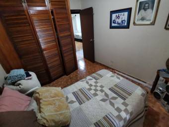 Se vende casa con jardin interno y terraza a 400 metros en San Francisco de0 Heredia 22-719