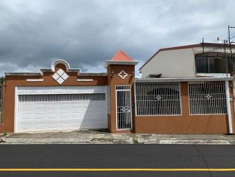 Se vende casa a 5 minutos de oxigenoe en San Francisco Heredia 22-682