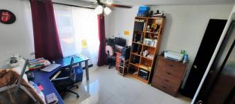 Se vende preciosa casa con patio en Mercedes Sur a 10 minutos de mall oxigeno 22-421