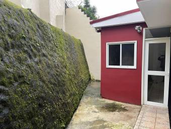 Se vende casa en residencial en San francisco de Heredia 22-848