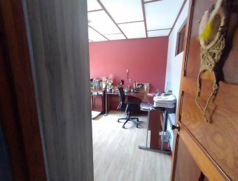 Se vende espaciosa casa en Trejos monte alegre Escazu 22-650