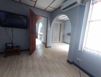 Se vende espaciosa casa en Trejos monte alegre Escazu 22-650