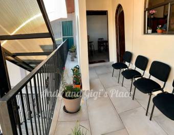 4000-ft2 House with 8 Bedrooms, Barrio Montealegre, Zapote