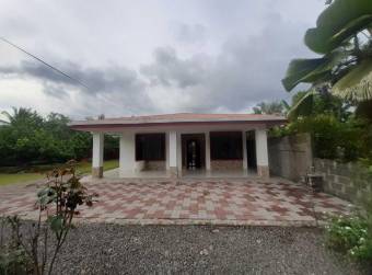 Moderna casa en Venta.   Guapiles    CG-22-96