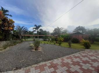 Moderna casa en Venta.   Guapiles    CG-22-96