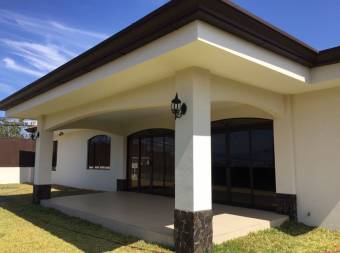 Preciosa casa en venta Condominio Terrazas de San Isidro. San Isidro - Heredia