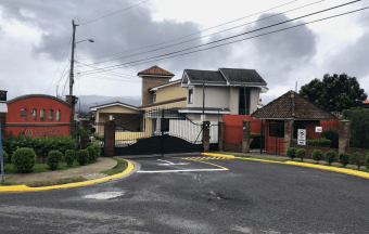 Preciosa casa en venta Condominio Los Curaces - San Rafael de Oreamuno, Cartago 
