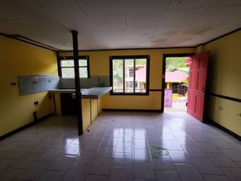 SE VENDE PROPIEDAD CON CUATRO APARTAMENTOS EN TURRIALBA