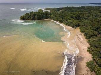 Magnifico lote con dos casas en la Playa en Alquiler. SAPuertoViejo  CG-21-1584