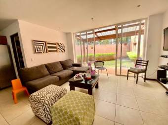 Casa en Venta en Santa Ana, San José. RAH 23-855