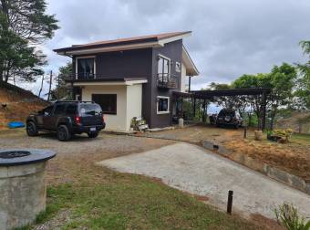 Hermosa Casa en las Montañas/Beautiful house in the mountains