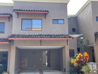 Casa en Venta en Santa Ana, San José. RAH 22-2323