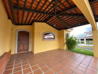 Casa en Venta en San Francisco de Heredia. RAH 23-1032