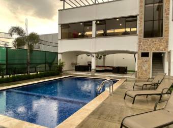 Venta de casa ubicada en San José, Santa Ana, Pozos