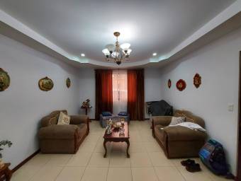 Casa en Venta en San Rafael de Heredia. RAH 23-668