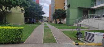 Cesar Gauthier, comodo apartamento en venta. #23-981 