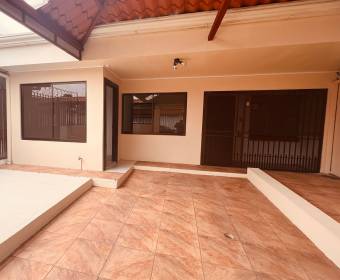 house for sale in the Santa Lucía Gardens residential. Foreclosed property.