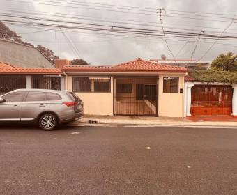 house for sale in the Santa Lucía Gardens residential. Foreclosed property.