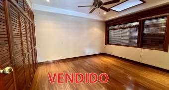 Escazu casa en venta gran jardin ubicada en San Rafael/ 1 piso