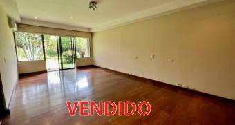 Escazu casa en venta gran jardin ubicada en San Rafael/ 1 piso