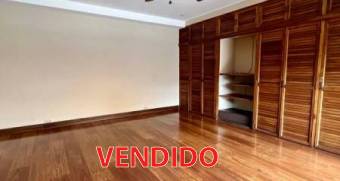 Escazu casa en venta gran jardin ubicada en San Rafael/ 1 piso