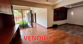 Escazu casa en venta gran jardin ubicada en San Rafael/ 1 piso