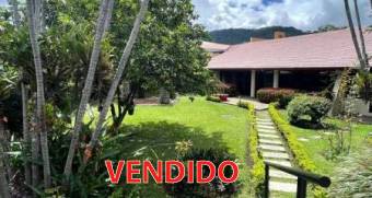 Escazu casa en venta gran jardin ubicada en San Rafael/ 1 piso