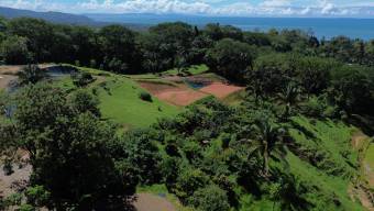 ¡Lotes con vista al mar & montaña listos para construir!