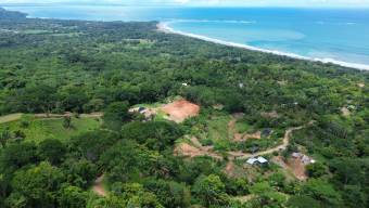 ¡Lotes con vista al mar & montaña listos para construir!