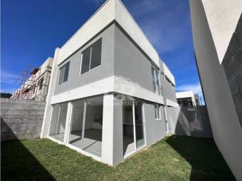 Global Realty- Casa en condominio en venta ubicada en Ayarco, Curridabat